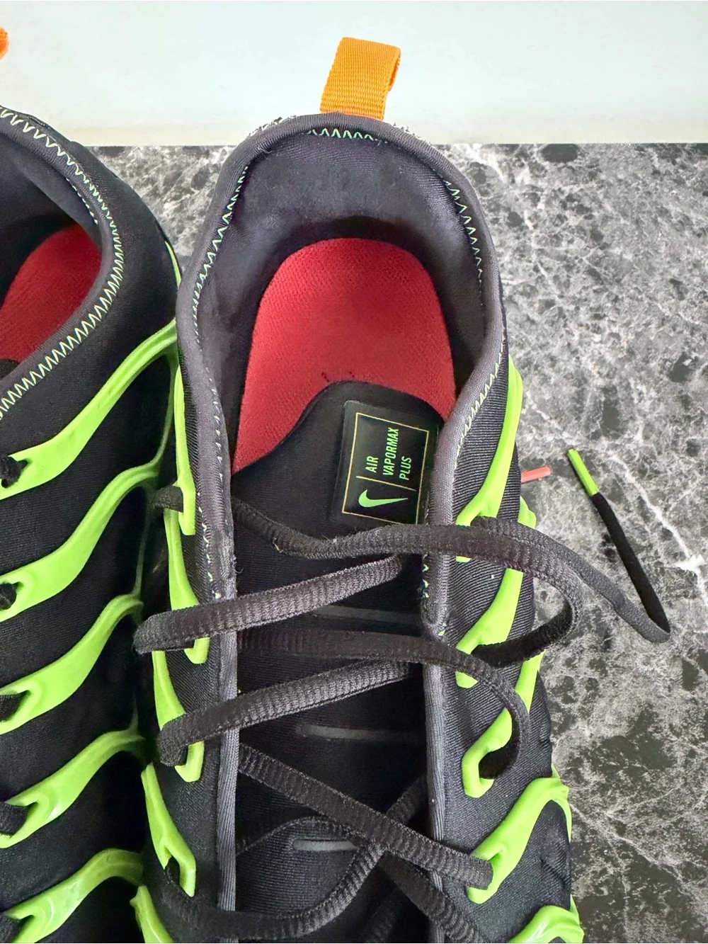Nike Men's vapor max Black Athletic Sneakers with Neon Green Details - Picture 8 of 9